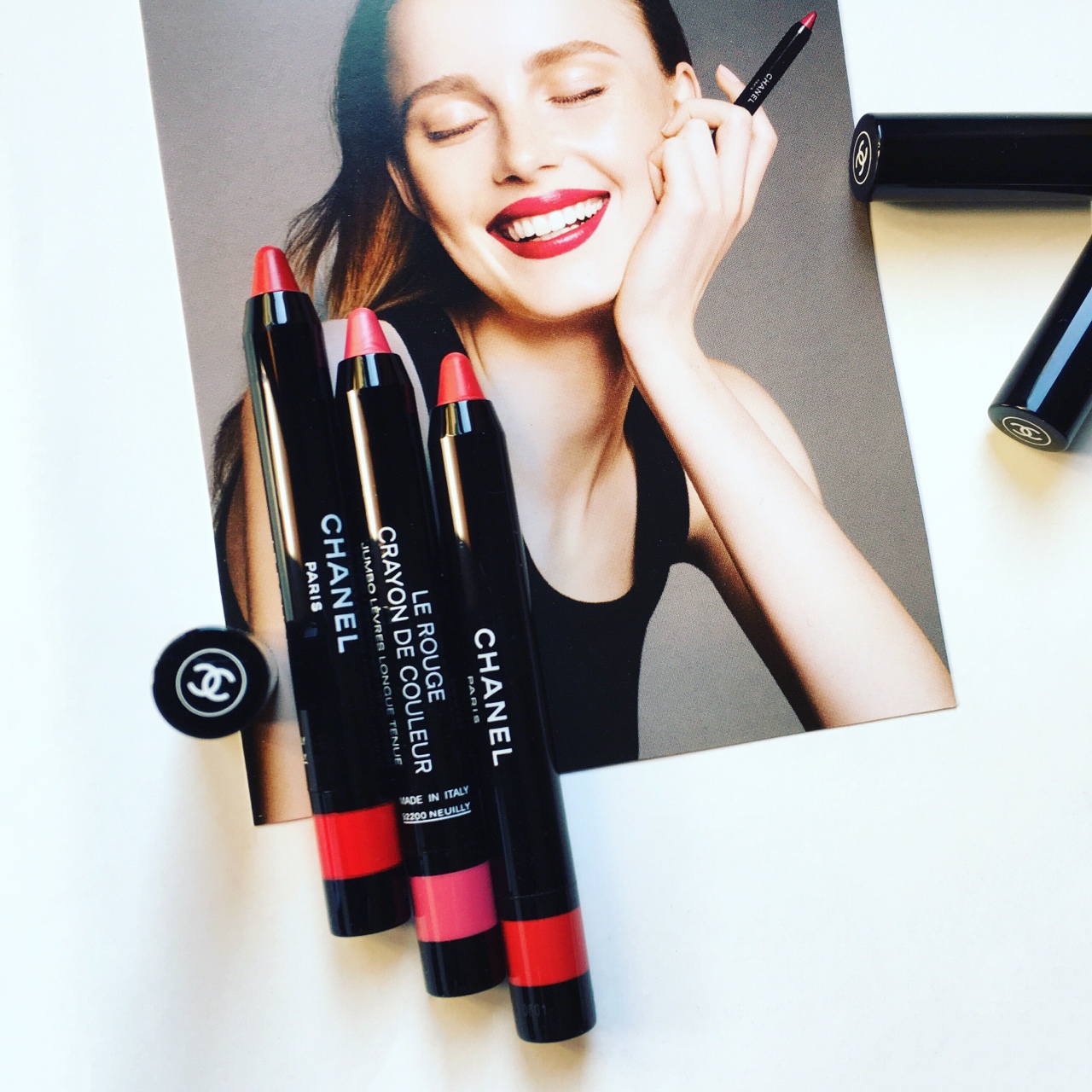 Chanel Framboise Le Rouge Crayon de Couleur Review & Swatches